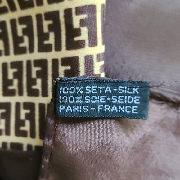 Vintage Fendi Zucca 100% Silk Scarf FF Logo Print Large Square Scarf Sz 34"×34" - Picture 13 of 14